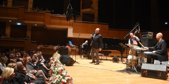 Cazın en güzel şarkıları öğrenciler için söylendi