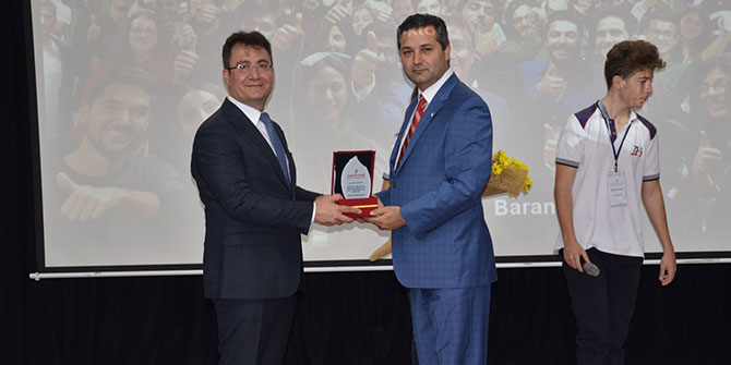 İYTE Rektörü Baran'dan öğrencilere konferans