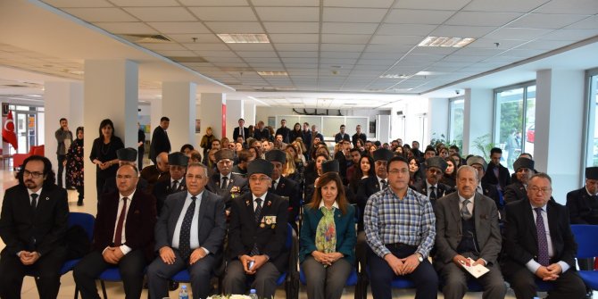 İzmir Demokrasi Üniversitesi,  gazi ve şehit ailelerini ağırladı
