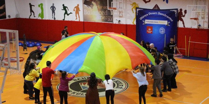 Down Sendromulu bireyler yaşıtlarıyla buluştu
