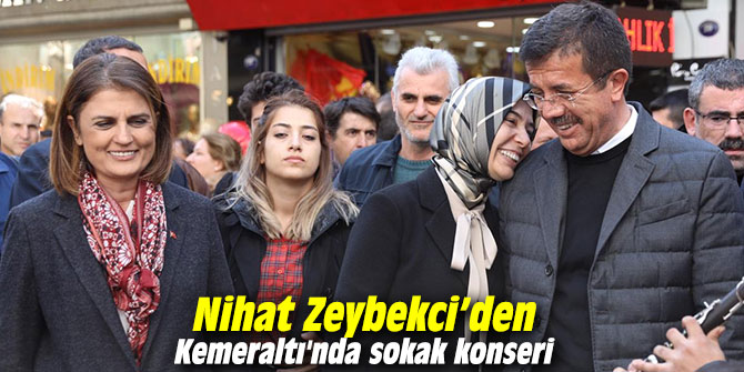 Nihat Zeybekci’den Kemeraltı'nda sokak konseri
