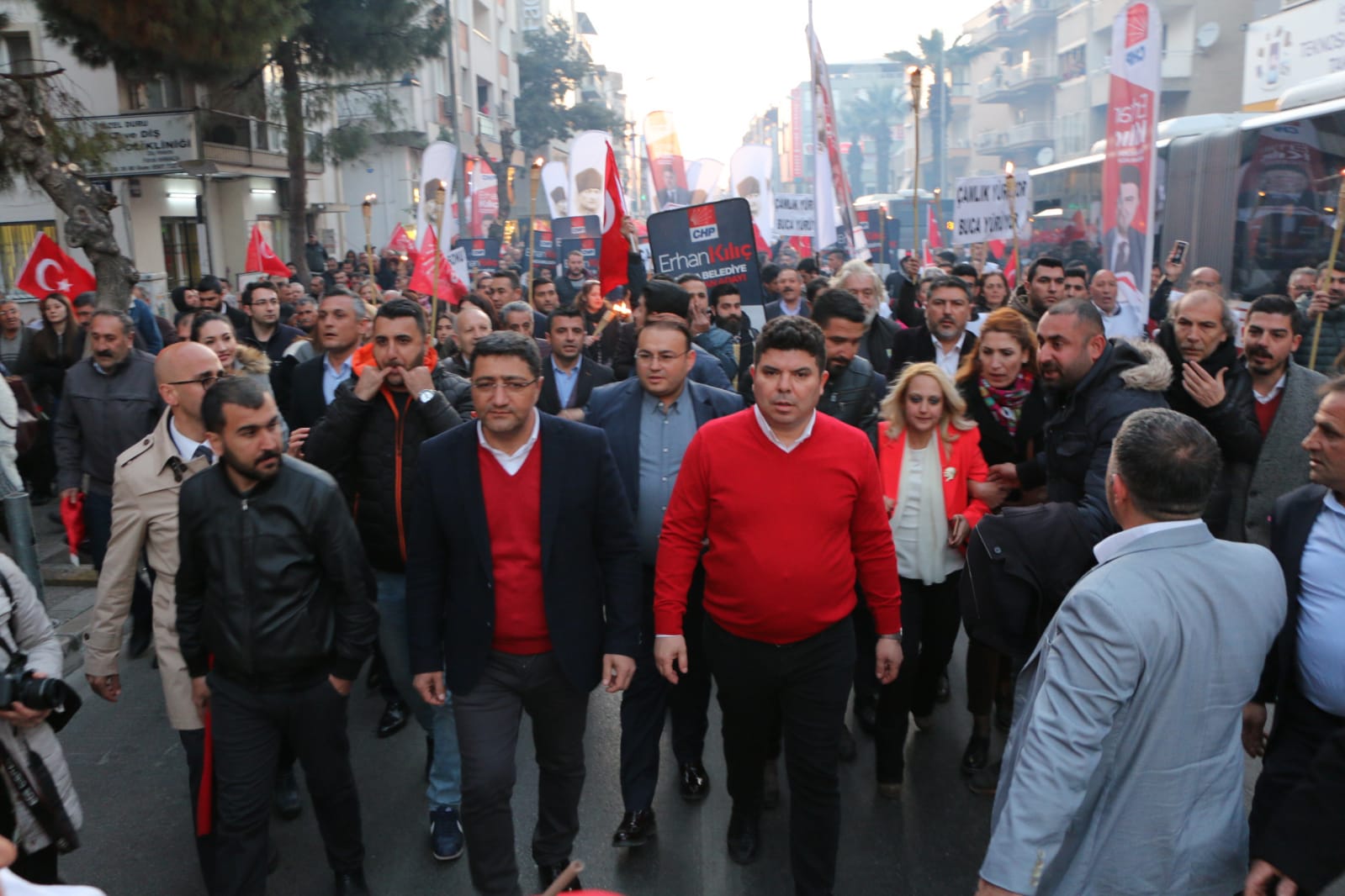 Buca’da binler Erhan Kılıç’la bahara yürüdü
