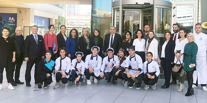 Geleceğin şeflerinden öğle yemeği