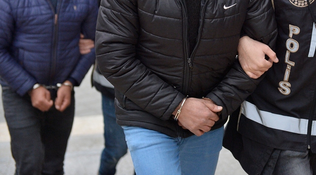 Sokak satıcılarına operasyon: 7 gözaltı, 1 tutuklama