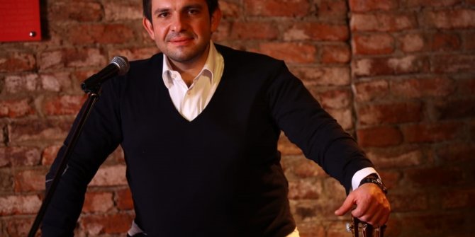 MUSTAFA AKAY,  6 NİSAN AKŞAMI YUNANİSTAN'DA SAHNEDE !