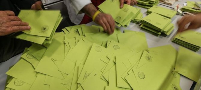 İstanbul'da oyların yarısı sayılabilir