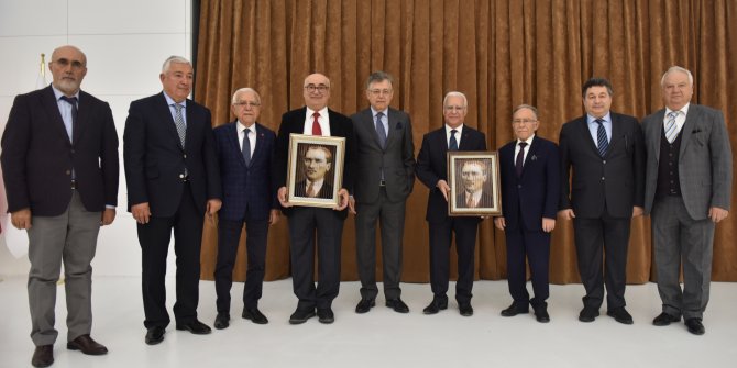 İAOSB’den teşekkür plaketi