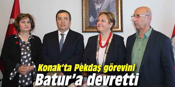 Konak’ta Sema Pekdaş görevini Abdül Batur’a devretti
