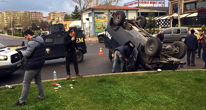İki zırhlı araç çarpıştı: 1 polis yaralı