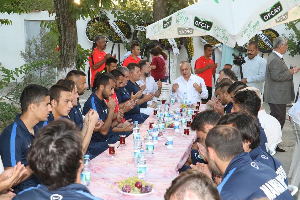 Derince Galibiyetini Başkan Ergün’e Hediye Ettiler
