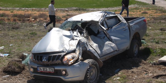 Otomobil pikaba çarptı! 1 ölü, 5 yaralı