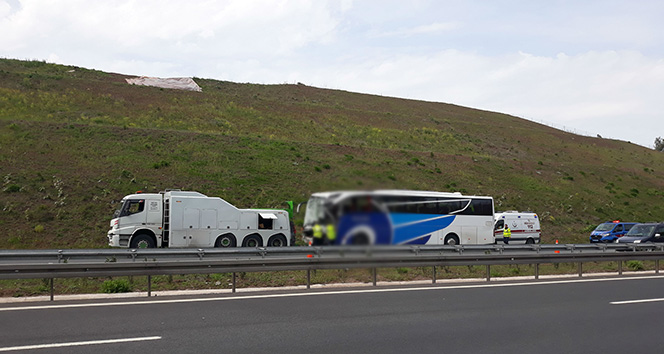 Yolcu otobüsü kaza yaptı: 2 ölü, çok sayıda yaralı