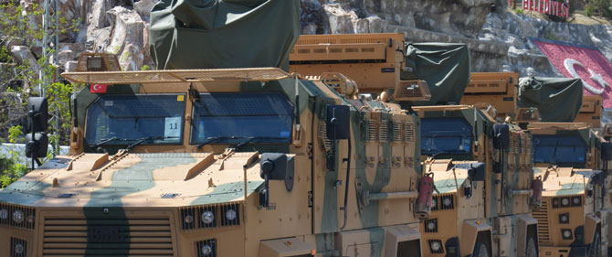 Suriye sınırına komando sevkiyatı