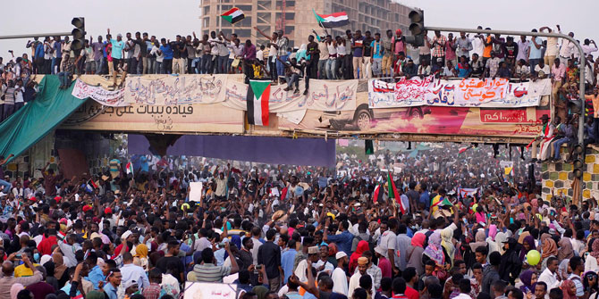 Sudan'da sokağa çıkma yasağı kaldırıldı