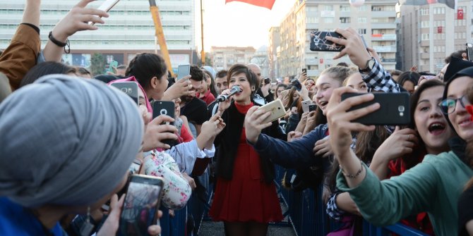 Aydilge, "Para değil çaba önemli!"