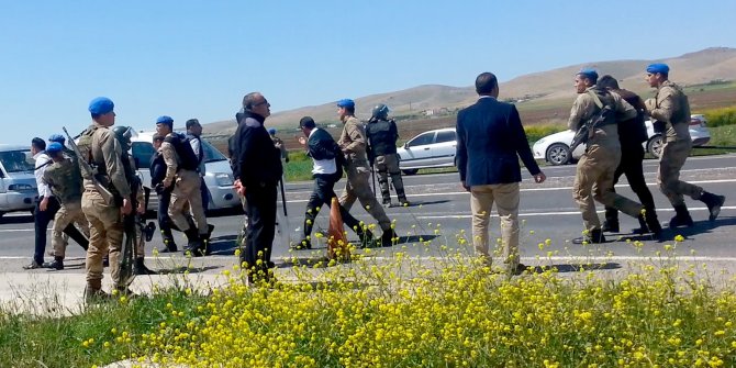 Petrol istasyonuna haciz! Gözaltılar var...