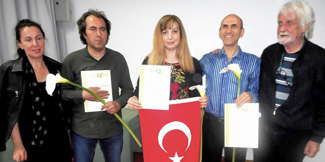 Sanatçı Zeynep Aslı Köstepen'e "Altın Madalya" ödülü 