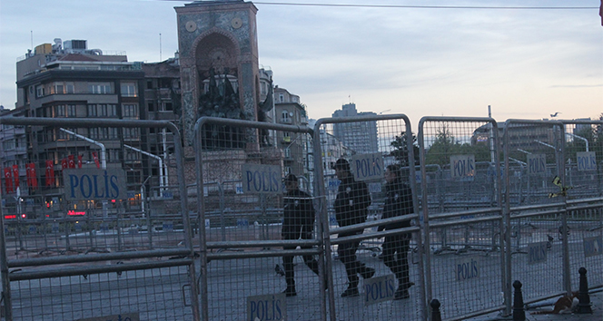 Taksim'e girişler kapatıldı