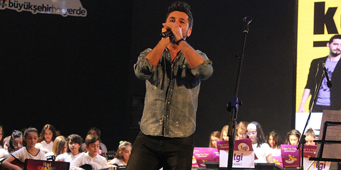 Kolpa, öğrenci orkestrasıyla beraber sahne aldı!