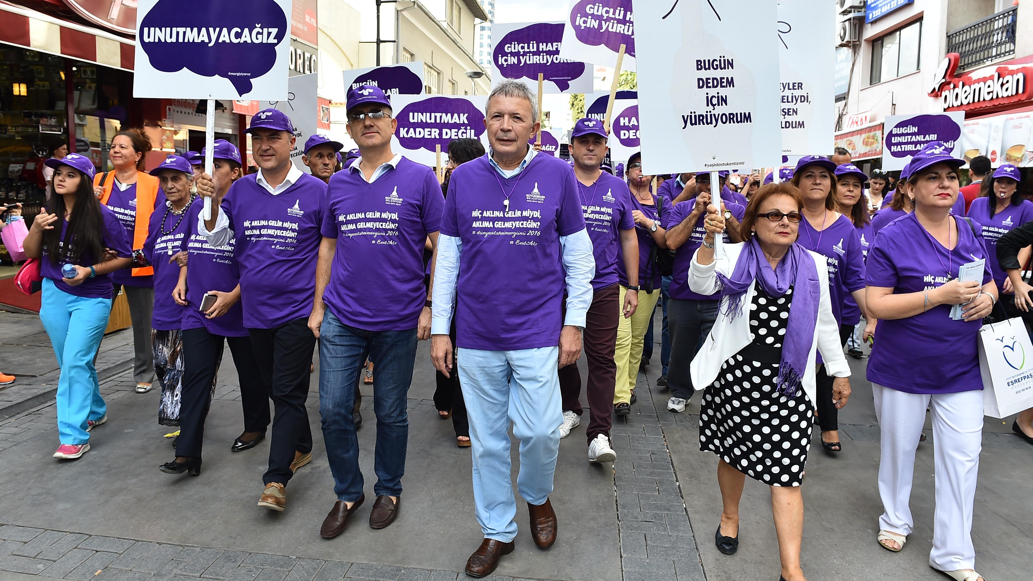 “İzmir duyarlılık örneği sergiledi”