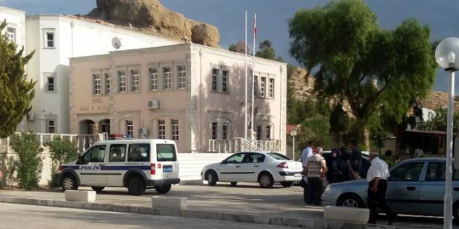 Foça'da FETÖ'den üç kişi daha tutuklandı