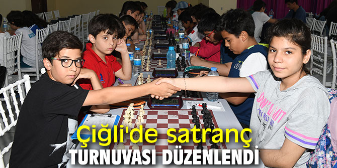 Çiğli'de satranç turnuvası düzenlendi