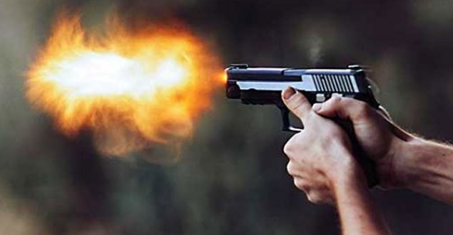 İzmir'de baba ve oğla silahlı saldırı