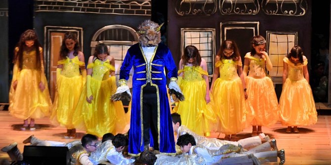 Piri Reis Okulları'nda dev müzikal sahnelendi