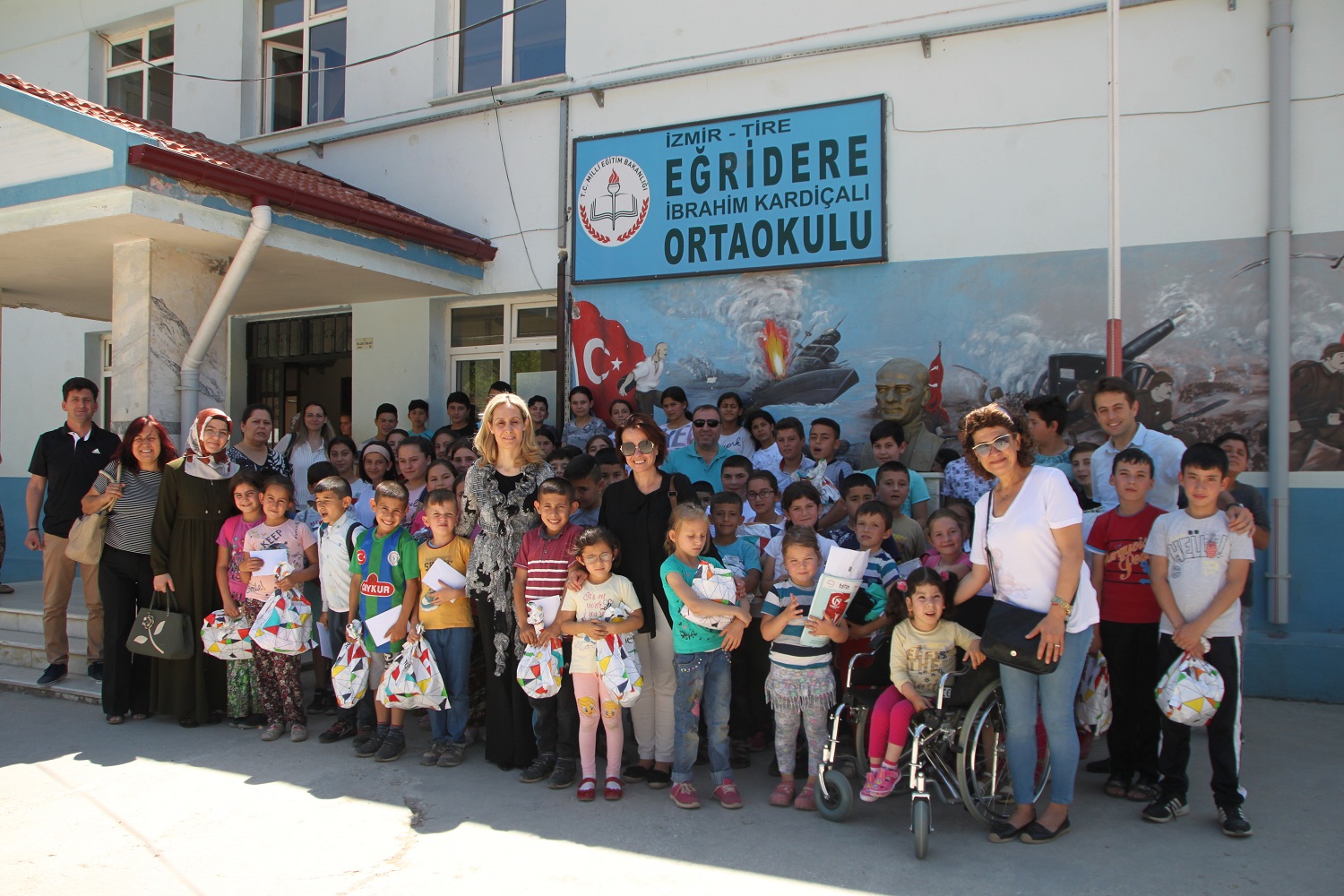 Gönül Elçilerinden Bayram Hediyesi