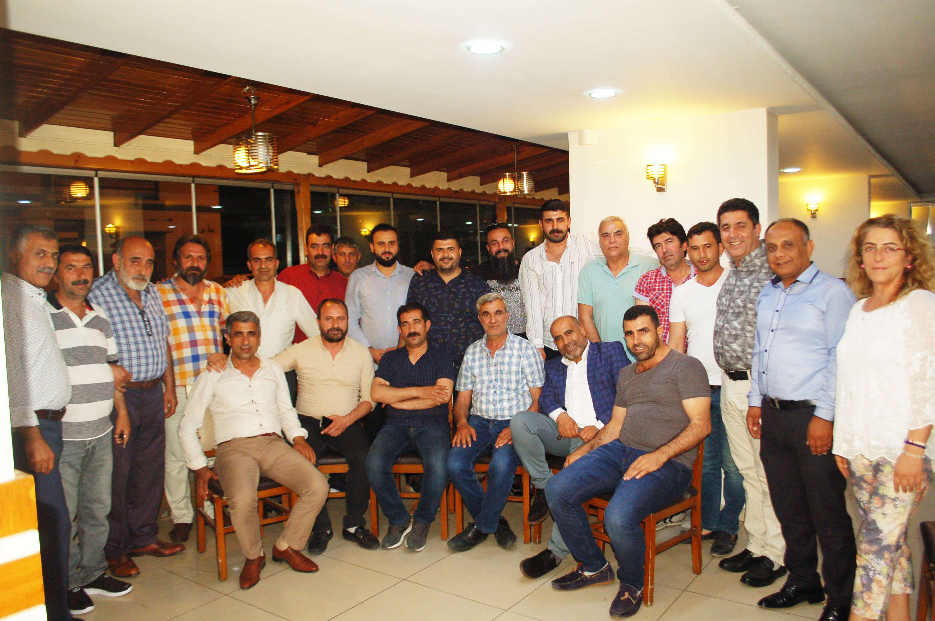 İZMİR’DEKİ AĞRILILAR’DAN COŞKULU BAYRAMLAŞMA