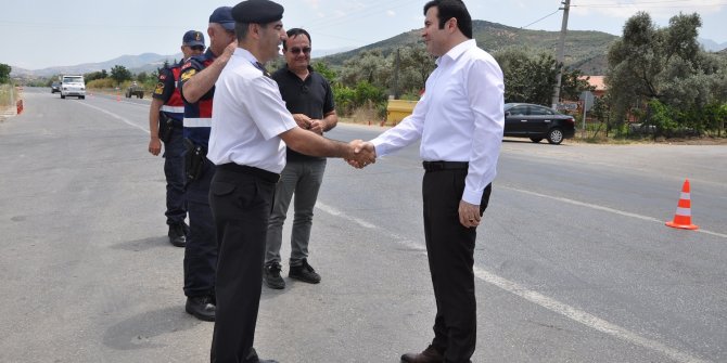 Kaymakam Tanrıseven'den yolculara sürpriz