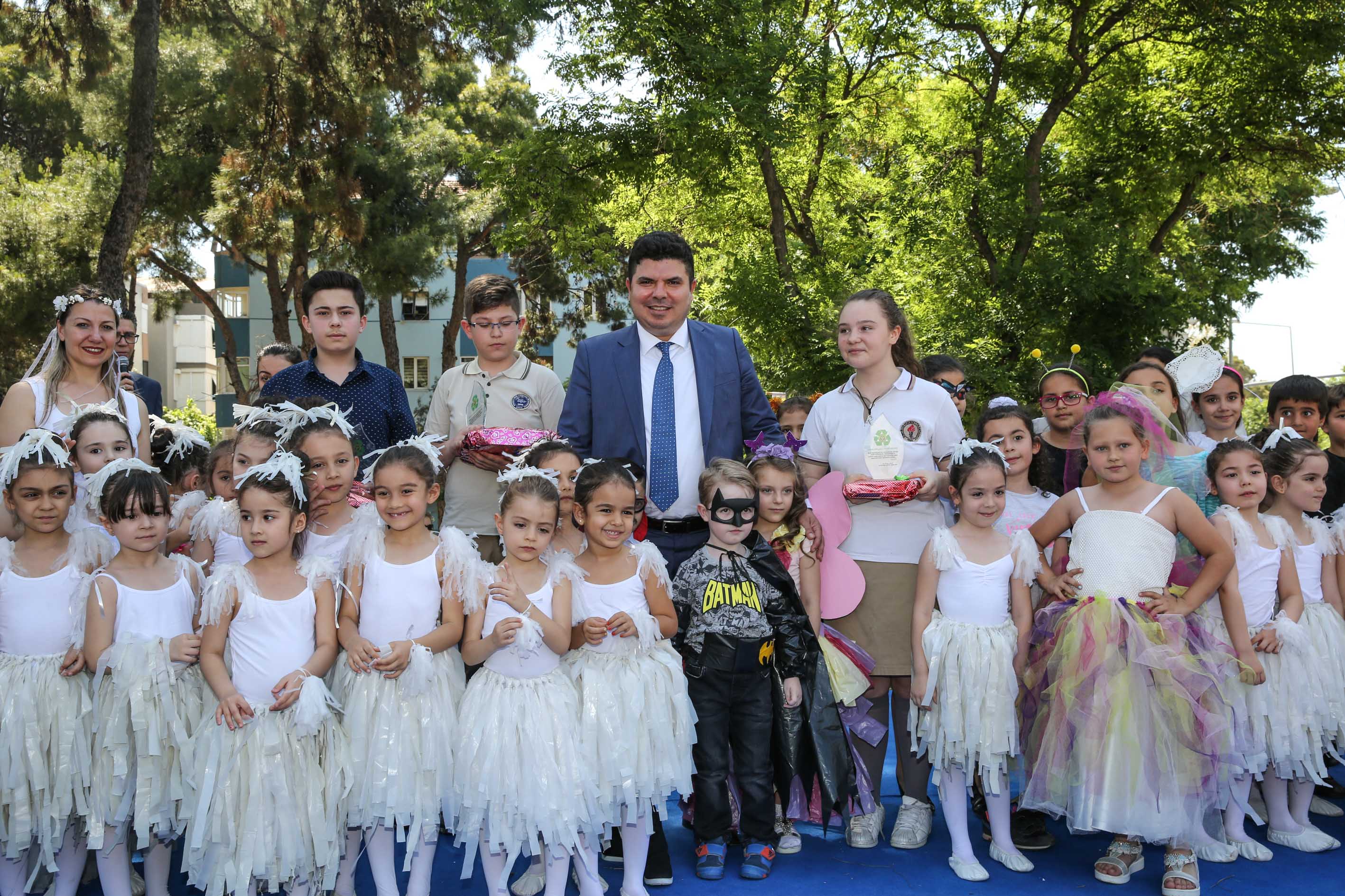 Buca'da Geri dönüşümle muhteşem defile