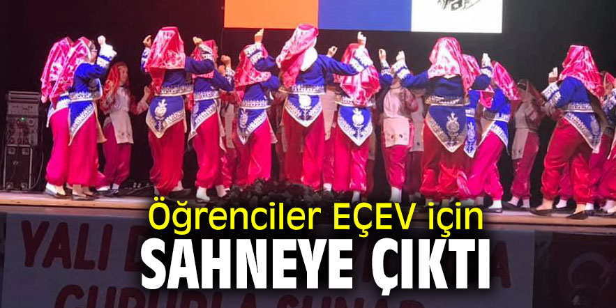 Öğrenciler EÇEV için sahneye çıktı