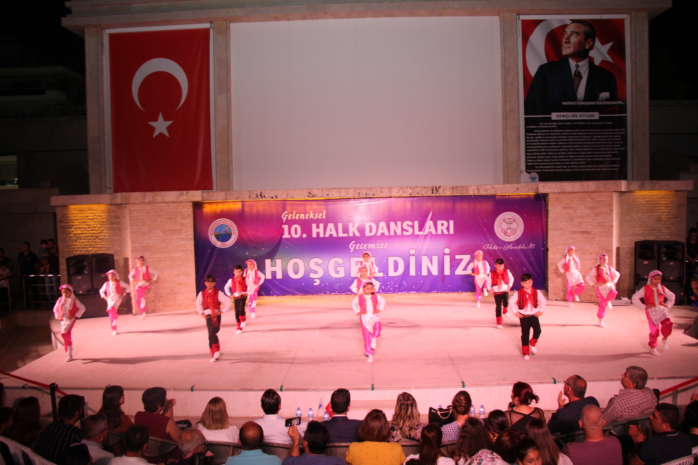 Menderes’te Halk Dansları Coşkusu