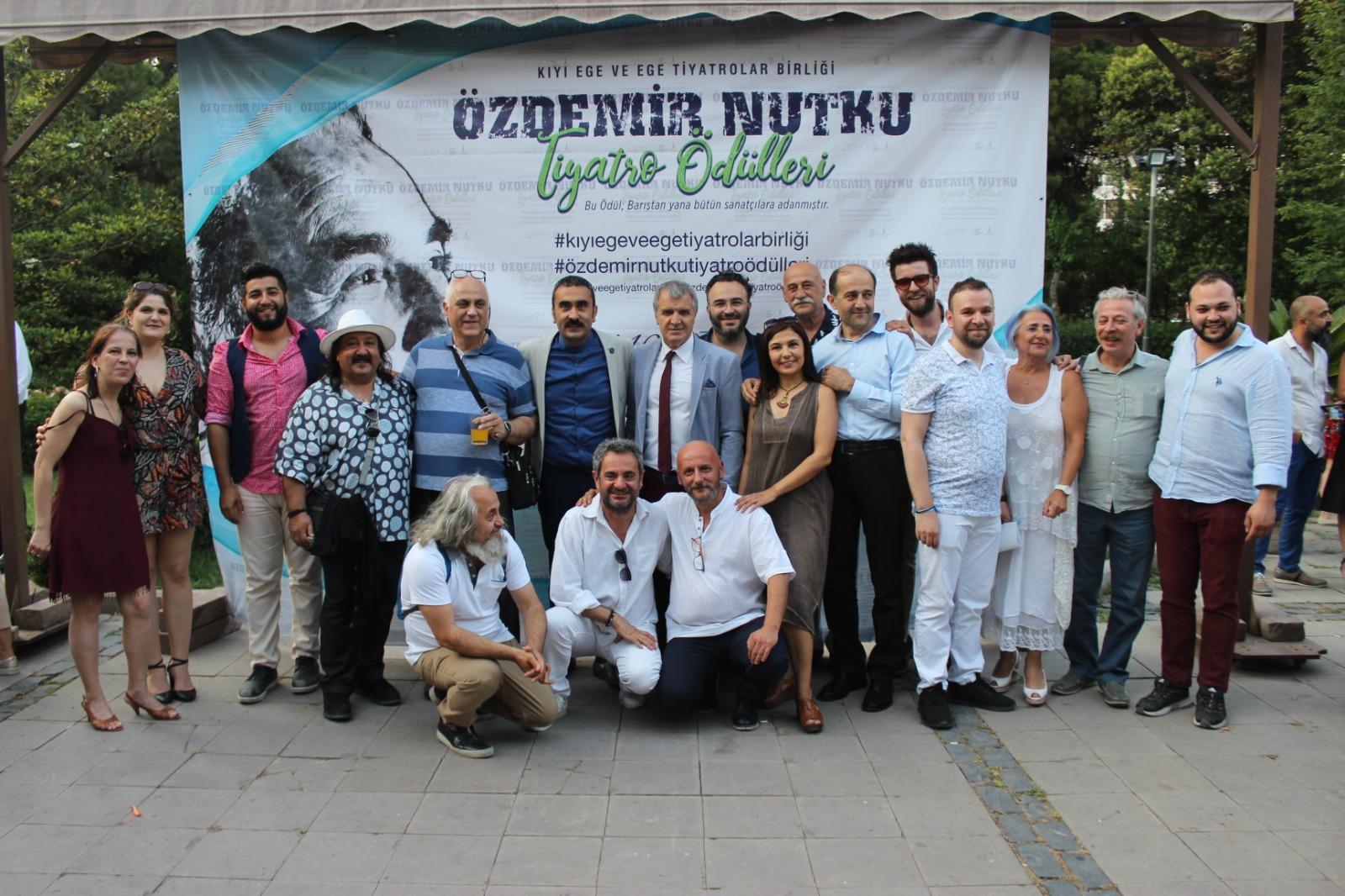 Özdemir Nutku Tiyatro Ödülleri