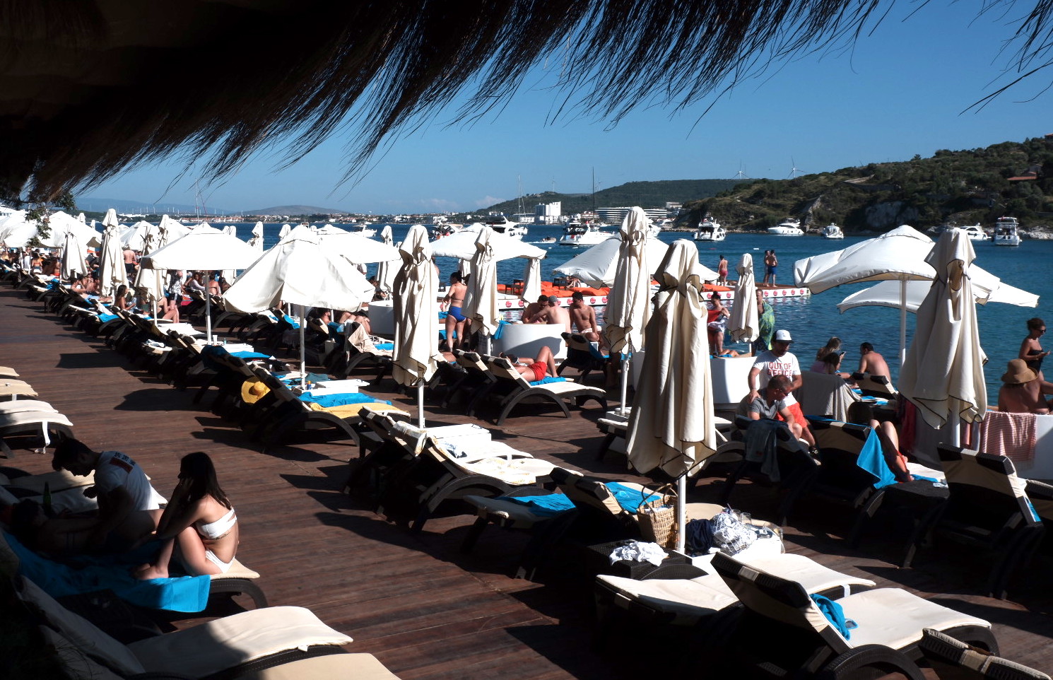 Tatilcilerin Gözdesi Shayna Beach Club