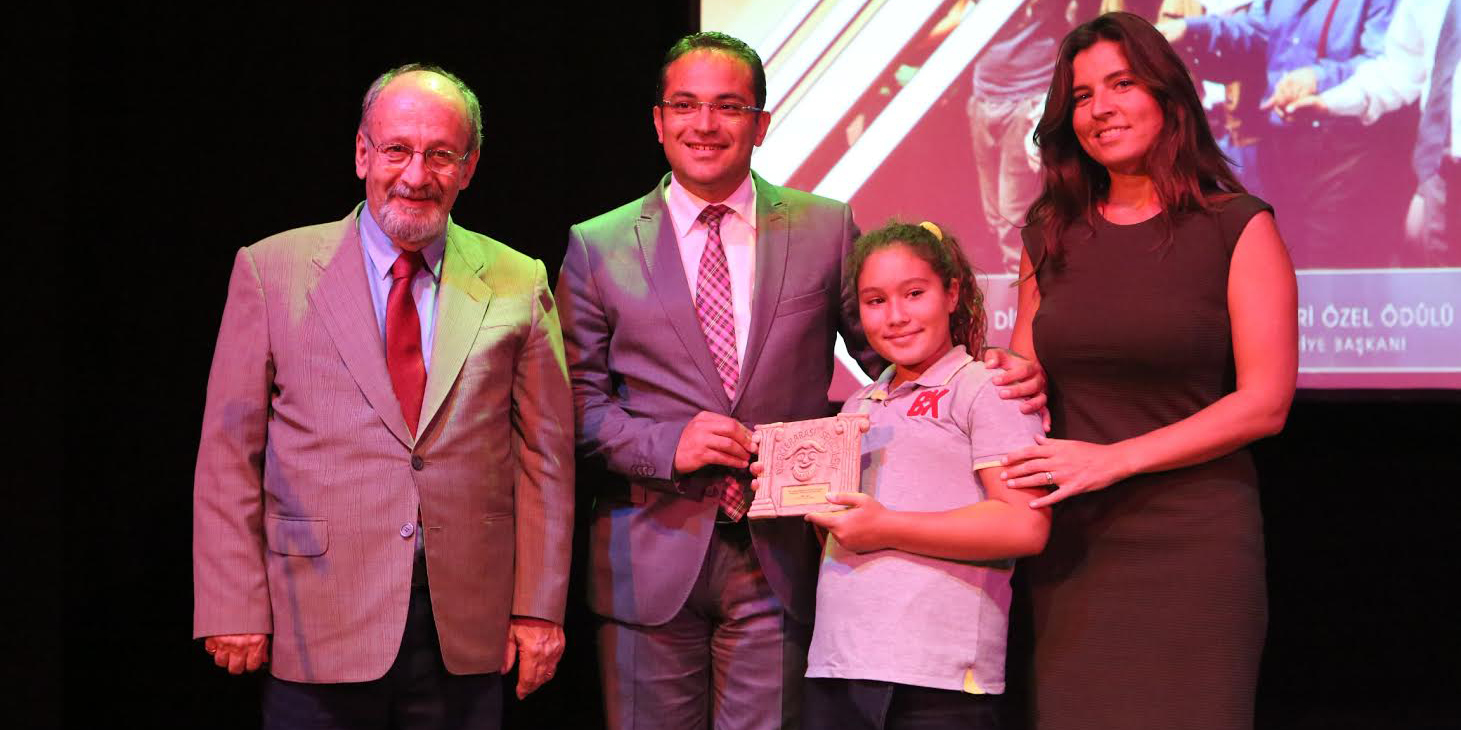 Tiyatro’da da Bornova farkı