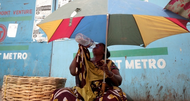 Aşırı sıcaklar yüzünden ölenlerin sayısı 92'ye çıktı