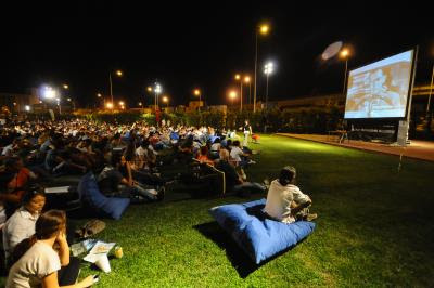 Açık havada “sinema keyfi”ne devam