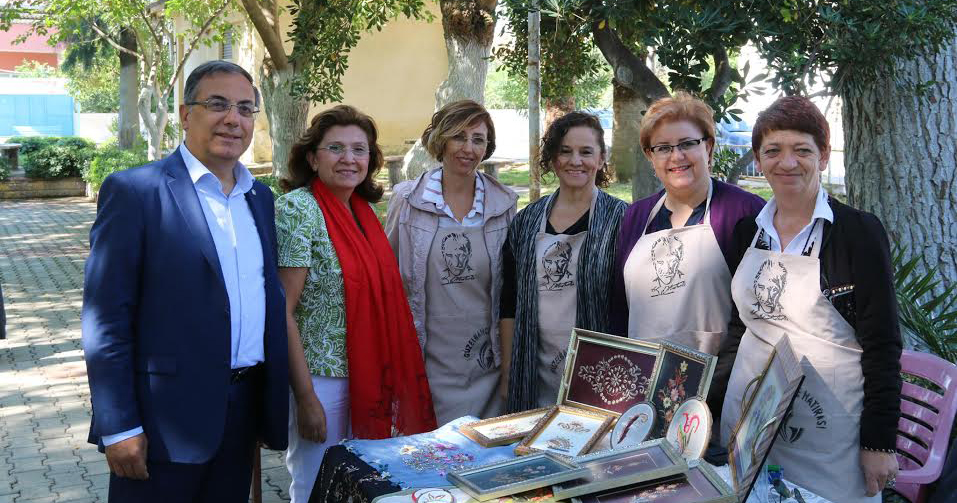 BAYINDIR ÇIRPI SEMTİ 1. TÜRK EL SANATLARI GÜNLERİ AÇILDI