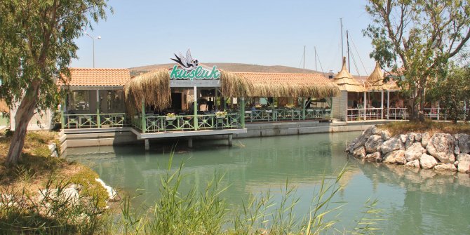 Port Marina'da Kuşluk Restoran'da Kahvaltı Keyfi