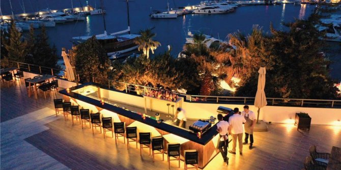 Çeşme Altın Yunus, lezzet düşkünlerini buluşturuyor