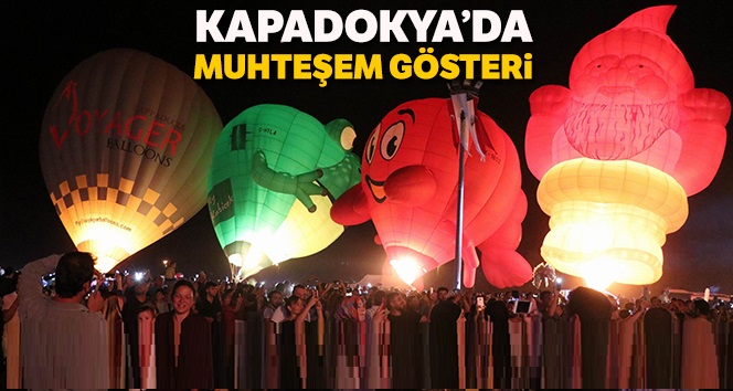 Hava balonlarından muhteşem gösteri
