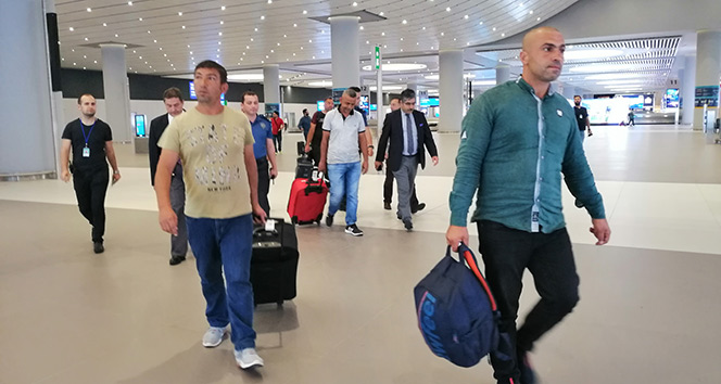 Hafter güçlerinin gözaltına alıp serbest bıraktığı 6 Türk yurda döndü