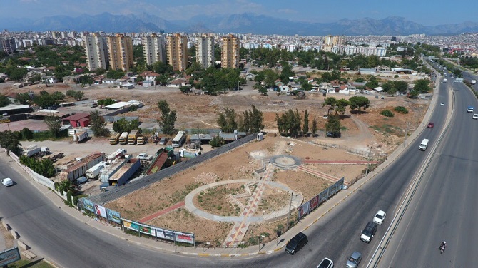 Parklar güneşle aydınlanacak