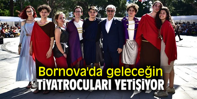 Bornova'da geleceğin tiyatrocuları yetişiyor