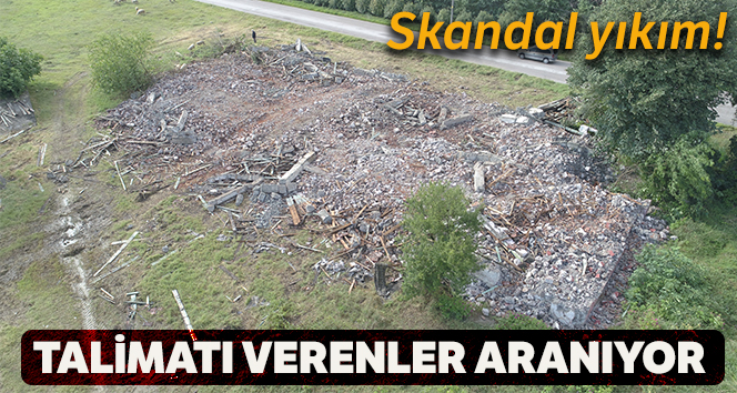 Tarihi binayı iş makinesi ile yıktılar,