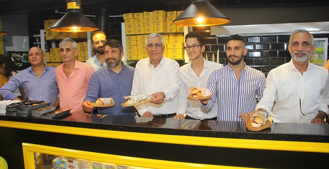 Kardeşler Büfe, 6.şubesini Karşıyaka’da açtı