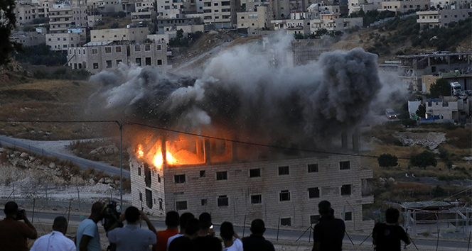 9 katlı binayı havaya uçurdular