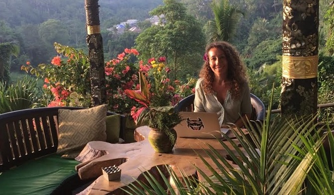 KOMİK, FANTASTİK, ROMANTİK BİR MACERA